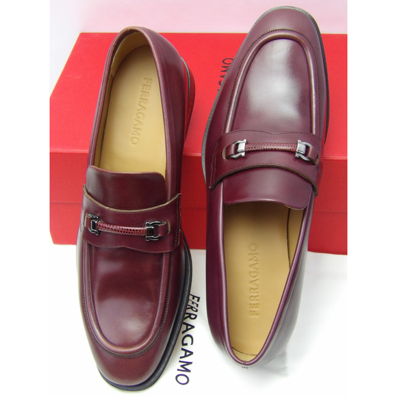 NIB FERRAGAMO BURGUNDY LEATHER DESMOND GANCINI BIT LOGO LOAFERS 12 EE ITALY